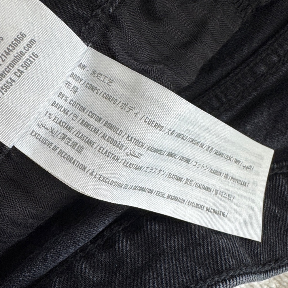 Abercrombie & Fitch - The Mom Short High Rise - Picture 8 of 8